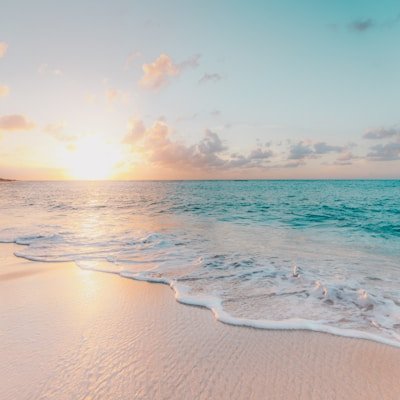 91爆料：某明星度假私人海滩照流出